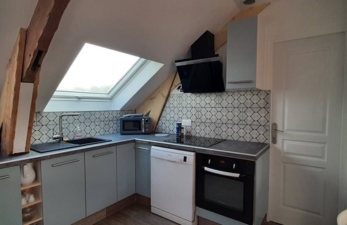 Ploneour-Lanvern Apartment | 14T cosy apartment with garden in former schoolchildren's playground 10 mins from beaches