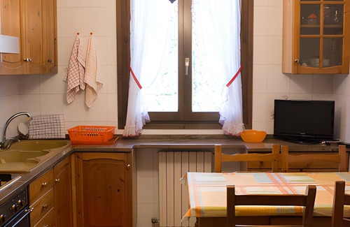 Serramazzoni Villa | 15 km from Maranello Villa Ferrari, sleeps 11, fireplace, billiards and foosball table