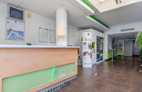 Meyreuil Hotel | 15 m² Hotel ∙ 127 guests