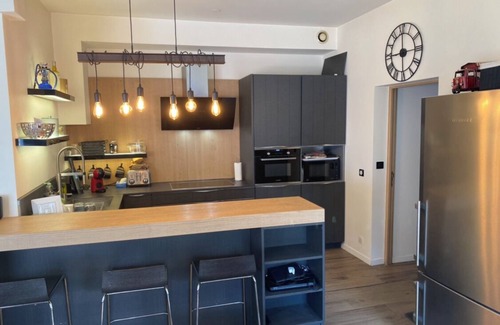 Noisiel House | 15 mn Paris et 15 mn Disney 3 mn JO Vaires 3 ch Terrasse bbq Baignoire Jacuzzi