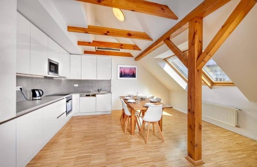 Vrsovice Apartment | 150 m² Apartment ∙ 2 bedrooms ∙ 6 guests