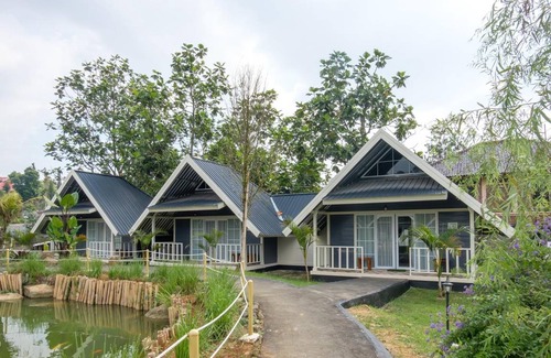 Cisarua Hotel | 150 m² Hotel ∙ 3 bedrooms ∙ 10 guests