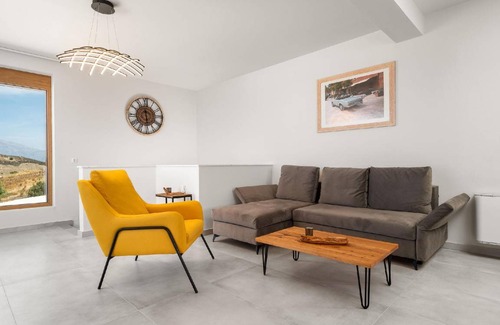 Faistos House | 150 m² House ∙ 2 bedrooms ∙ 4 guests