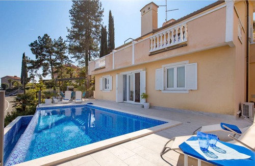 Medveja House | 150 m² House ∙ 5 bedrooms ∙ 10 guests