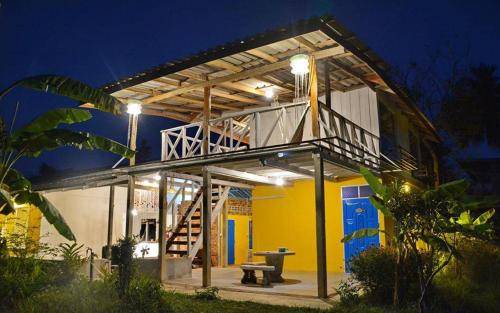 Ko Lanta Old Town Villa | 150 m² Villa ∙ 3 bedrooms ∙ 8 guests