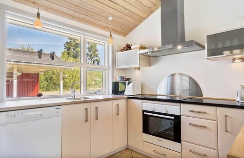 Oster Somarken House | 1505 Aakirkeby - Sluseparken 8 A