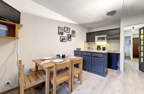 Saint-Martin-de-Belleville Apartment | 150m from ski slopes, 2nd floor, view mountain, balcony, tv, ski locker, 29m²