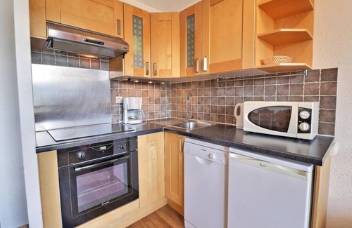 La Perriere Apartment | 150m from resort center, 7th floor, balcony, ski locker, 25m², La Tania