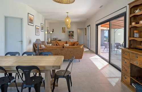 Beaumes-de-Venise Villa | 151 m² Villa ∙ 4 bedrooms ∙ 8 guests