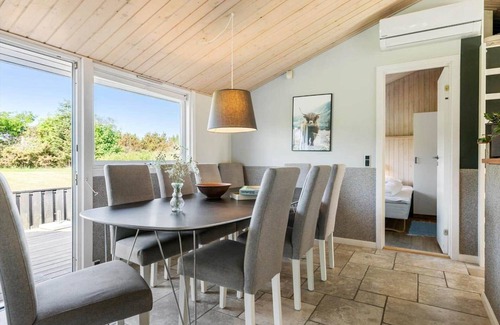 Bratten Strand House | 156 m² House ∙ 4 bedrooms ∙ 10 guests