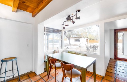 North Dodge House | 158 m² House ∙ 3 bedrooms ∙ 7 guests