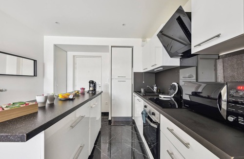 Bezons Apartment | 15min from La Défense and 25min from Paris