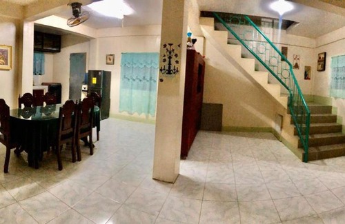 Bantay House | 15pax-2 minutes to Vigan-RoseandFer Transient-2 Bedroom House