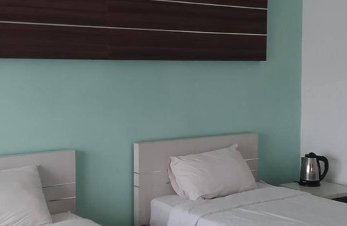 Megamendung Hotel | 16 m² Hotel ∙ 3 guests