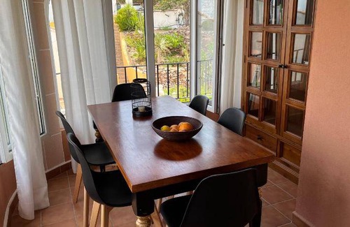 La Font d'en Carros House | 160 m² House ∙ 4 bedrooms ∙ 8 guests