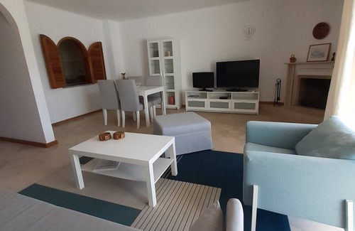 Ferragudo Villa | 160 m² Villa ∙ 2 bedrooms ∙ 6 guests