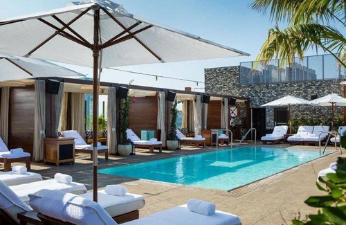 Hollywood Hotel | 162 mΒ² Hotel β 127 guests