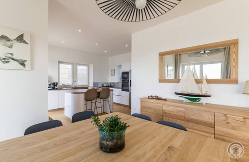 Carolles House | 166 m² Gîte ∙ 4 bedrooms ∙ 8 guests