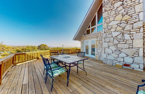 Buchanan Dam House | 167 m² House ∙ 3 bedrooms ∙ 6 guests