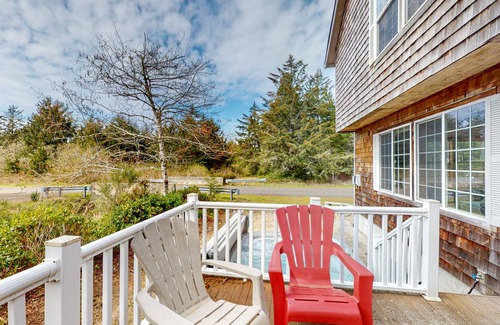 Rockaway Beach House | 169 m² House ∙ 3 bedrooms ∙ 6 guests