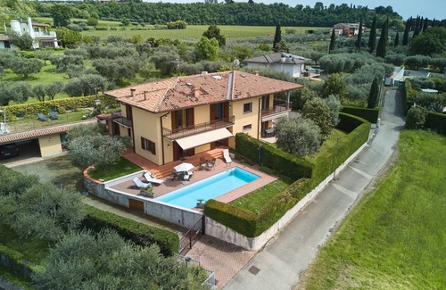 Calmasino Villa | 170 m² Villa ∙ 4 bedrooms ∙ 9 guests