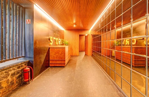 Thousand Lights West Hotel | 17 m² Hotel ∙ 3 guests