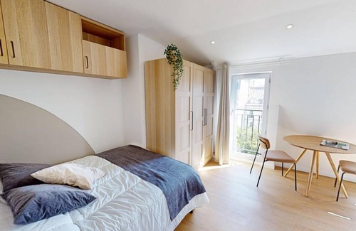 Quartier du Faubourg-Montmartre Resort | 17 m² Private room ∙ 1 bedroom ∙ 1 guest