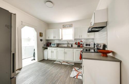 Bessemer House | 17 Mi to Birmingham Renovated Home with Deck