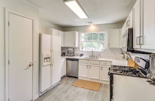 Briarcreek House | 17 Mi to Dtwn Austin: Family Home w/Patio!