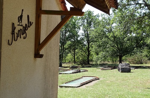 Senaillac-Lauzes House | 17-PERSON ESTATE SWIMMING POOL MINI GOLF COURSE