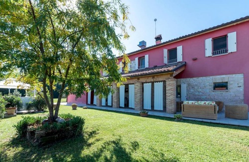 Fossombrone Apartment | 170 m² Apartment ∙ 6 bedrooms ∙ 16 guests
