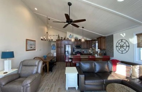 Dennisville House | 1708 Landis Avenue North