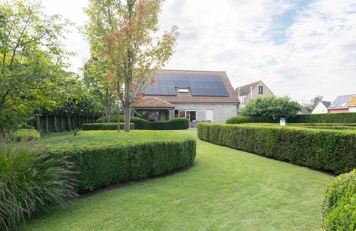 Zedelgem House | 175 m² House ∙ 4 bedrooms ∙ 8 guests