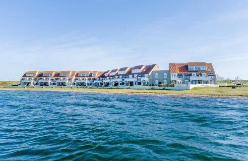 Brouwershaven Resort | 175 m² Resort ∙ 6 bedrooms ∙ 12 guests