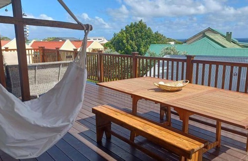 Kleinmond Villa | 175 m² Villa ∙ 3 bedrooms ∙ 6 guests