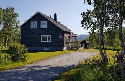 Lenvik House | 179 m² House ∙ 4 bedrooms ∙ 8 guests