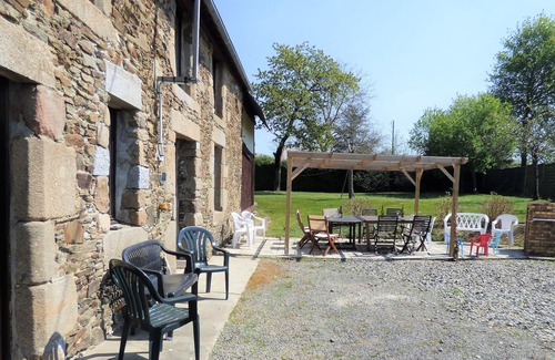 Brecey Cottage | 17th Century Normandy Farmhouse, *** Tastefully Renovated and family friendly