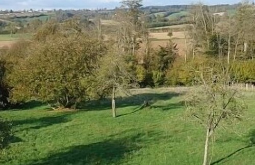 Brecey Cottage | 17th Century Normandy Farmhouse, *** Tastefully Renovated and family friendly