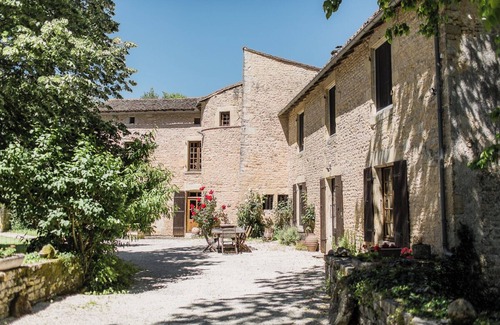 Paizay-le-Tort House | 17th Century Riverside Manor House