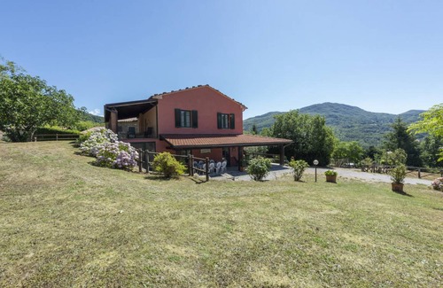 San Marcello Piteglio Villa | 180 m² Villa ∙ 4 bedrooms ∙ 10 guests