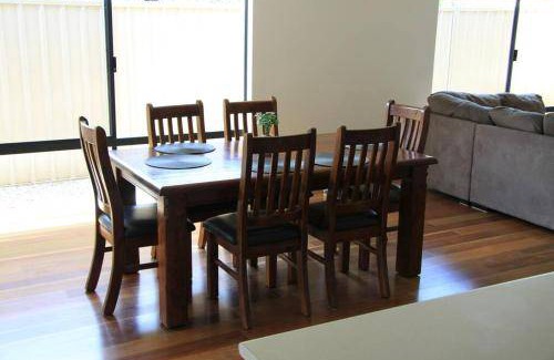 Southern River House | 180 m² House ∙ 4 bedrooms ∙ 8 guests