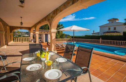 Empedrola Villa | 180 m² Villa ∙ 4 bedrooms ∙ 8 guests
