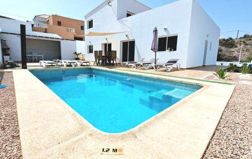 Tarajalejo Villa | 180 m² Villa ∙ 6 bedrooms ∙ 10 guests