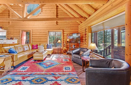 Pine Cove Cabin | 181 m² Cabin ∙ 2 bedrooms ∙ 6 guests