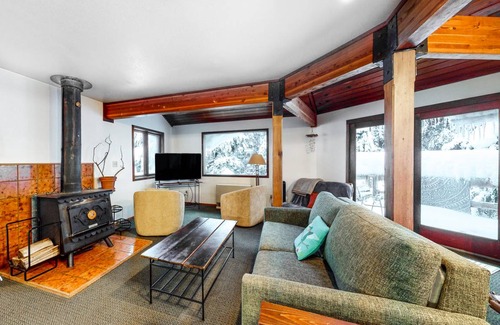 Alyeska Ski Chalet | 183 m² Chalet ∙ 4 bedrooms ∙ 9 guests