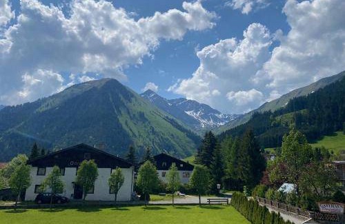 Berwang Apartment | 185 m² Apartment ∙ 4 bedrooms ∙ 8 guests