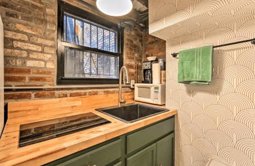 Historic Downtown House | 1850s historic Row House 7min train to NYC with private backyard