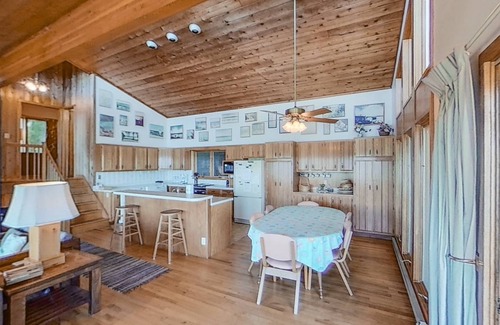 Frankfort Cabin | 186 m² Cabin ∙ 4 bedrooms ∙ 10 guests