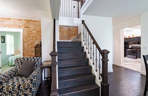 Springfield Other | 1890’s fully renovated farmhouse on a U Pick flower farm.