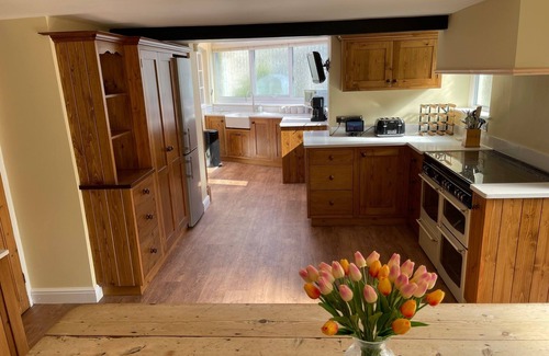 Crewkerne House | 18th Century hamstone spacious family home, double annex, large private garden